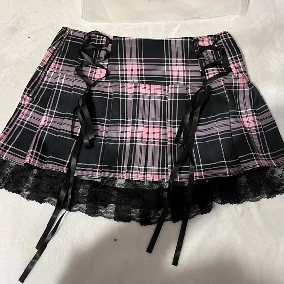 Pink plaid miniskirt - Picture 1 of 4